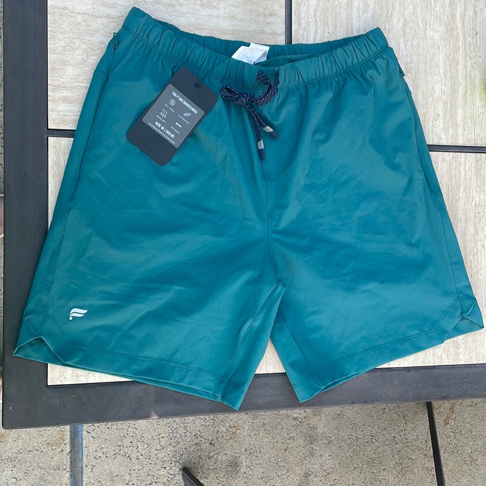 Fabletics Women's Shorts in Green Size M New with Tags